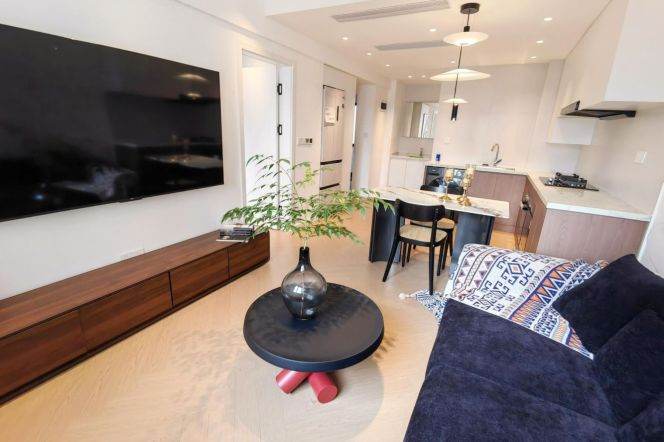 Modern 1BR Apartment in Jing'an (L2/L7/L14)