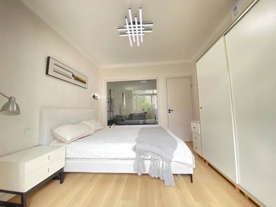 Housing image — Bedroom
