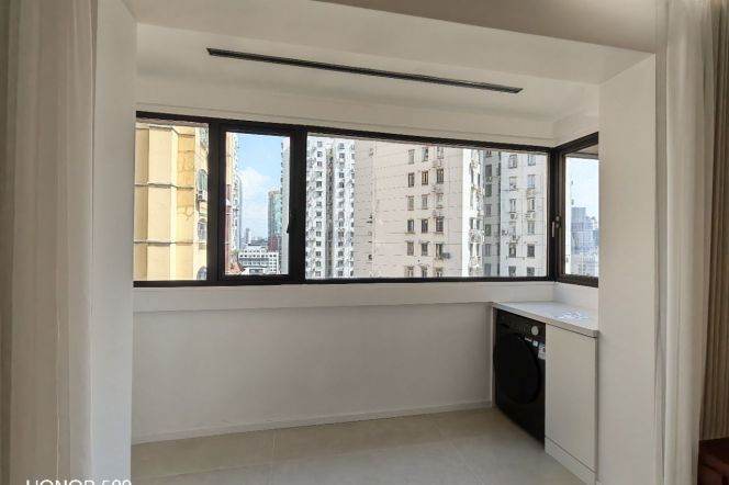 Modern Bright 2BR Apartment in Jing'an