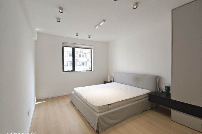 High-Floor Bright High-Ceiling 4BR Apartment at Sanhe Garden