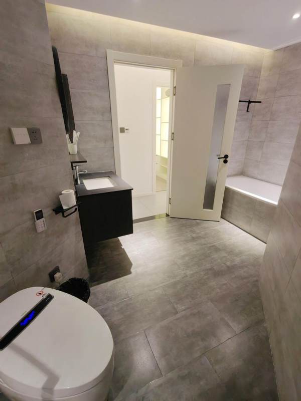 Housing image — Bathroom