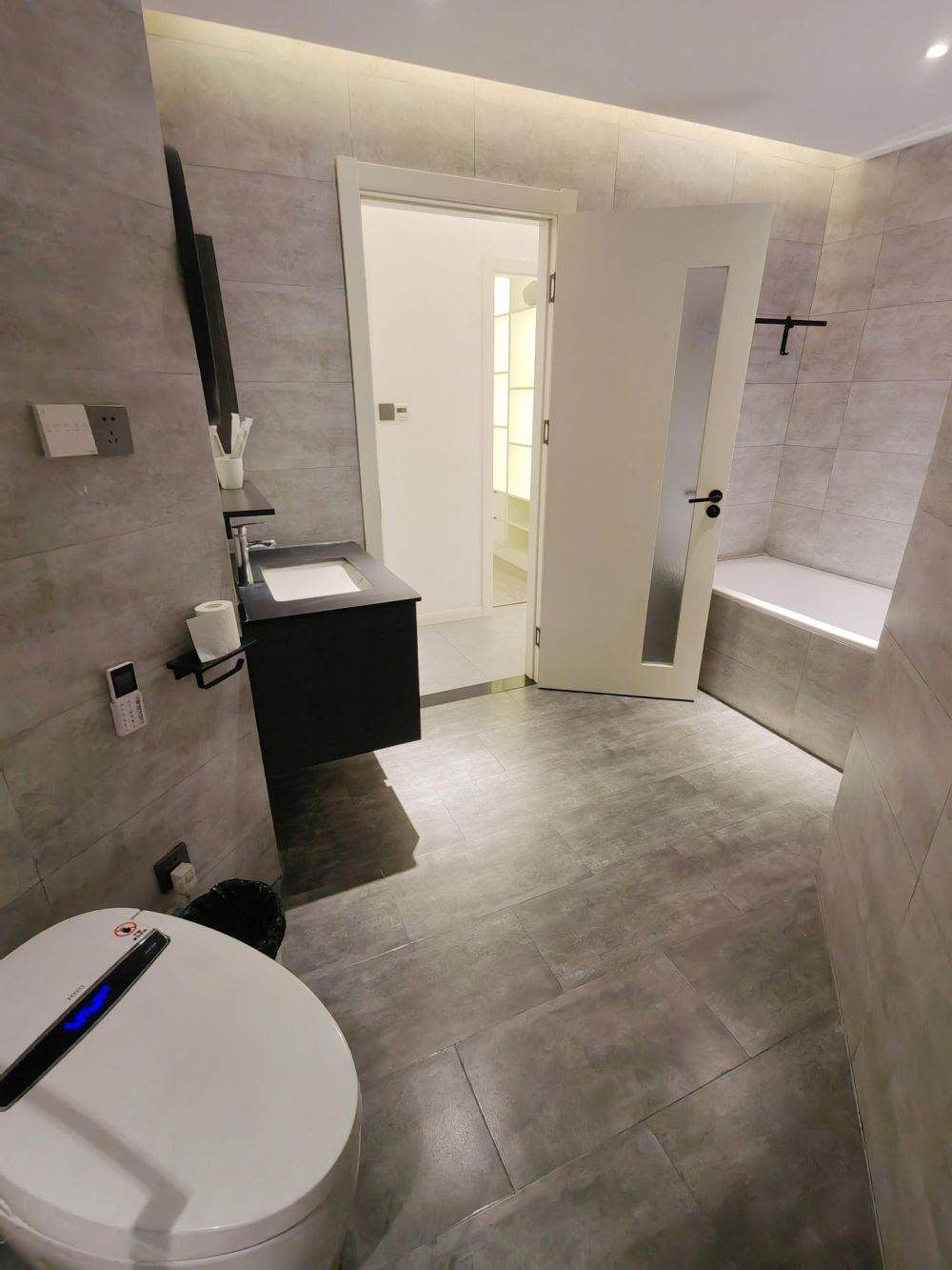 Housing image — Bathroom