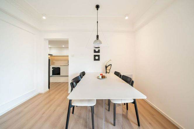 2BR Apartment near Changshou Rd Metro (L7/L13)