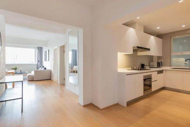 High-Floor Spacious Bright 2BR Apartment near IAPM (L1/L10/L12)
