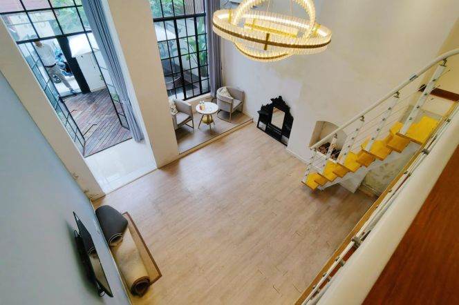 High-Ceiling 1BR Lane House near Dapuqiao Metro with Private Garden (L9)