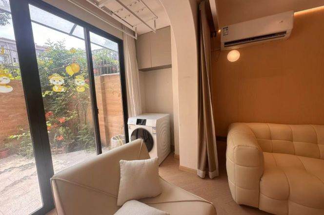 Bright Modern 1BR Apartment in Hongqiao CBD with Private Garden