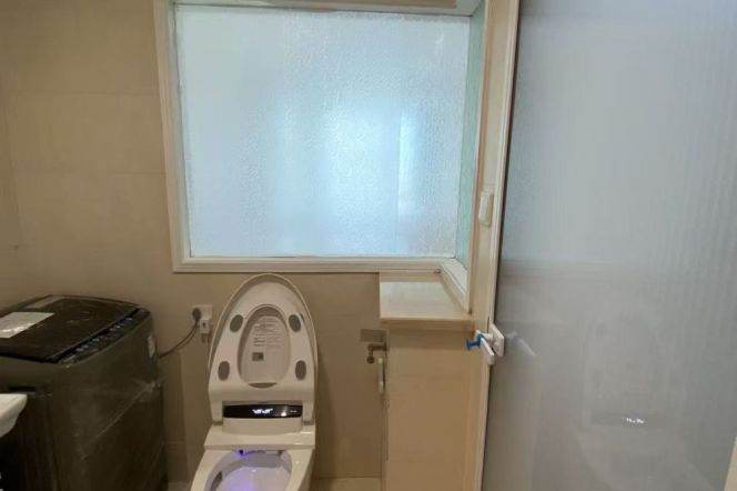 High-Floor 1BR Apartment near Zhongshan Park (L2/L3/L4)