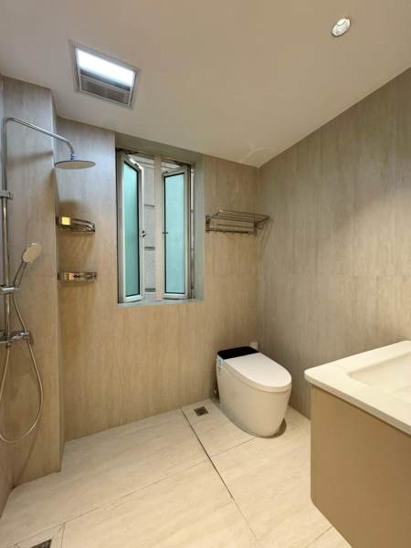Housing image — Bathroom