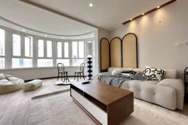 Spacious 2BR Apartment in People's Square