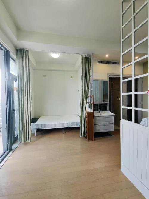 Housing image — Room