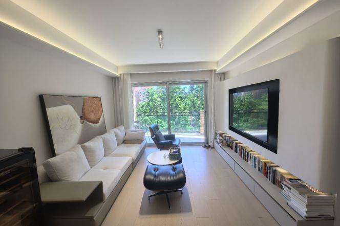 2BR Apartment near Shangcheng Rd Metro