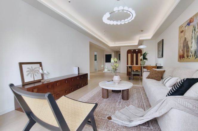High-Floor Spacious 2BR Apartment near Dapuqiao Metro (L9)
