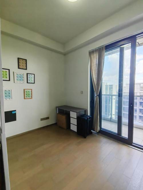 Housing image — Room