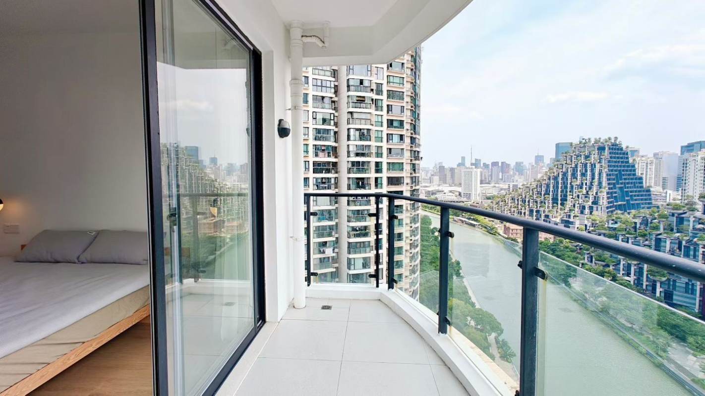 Housing image — Balcony