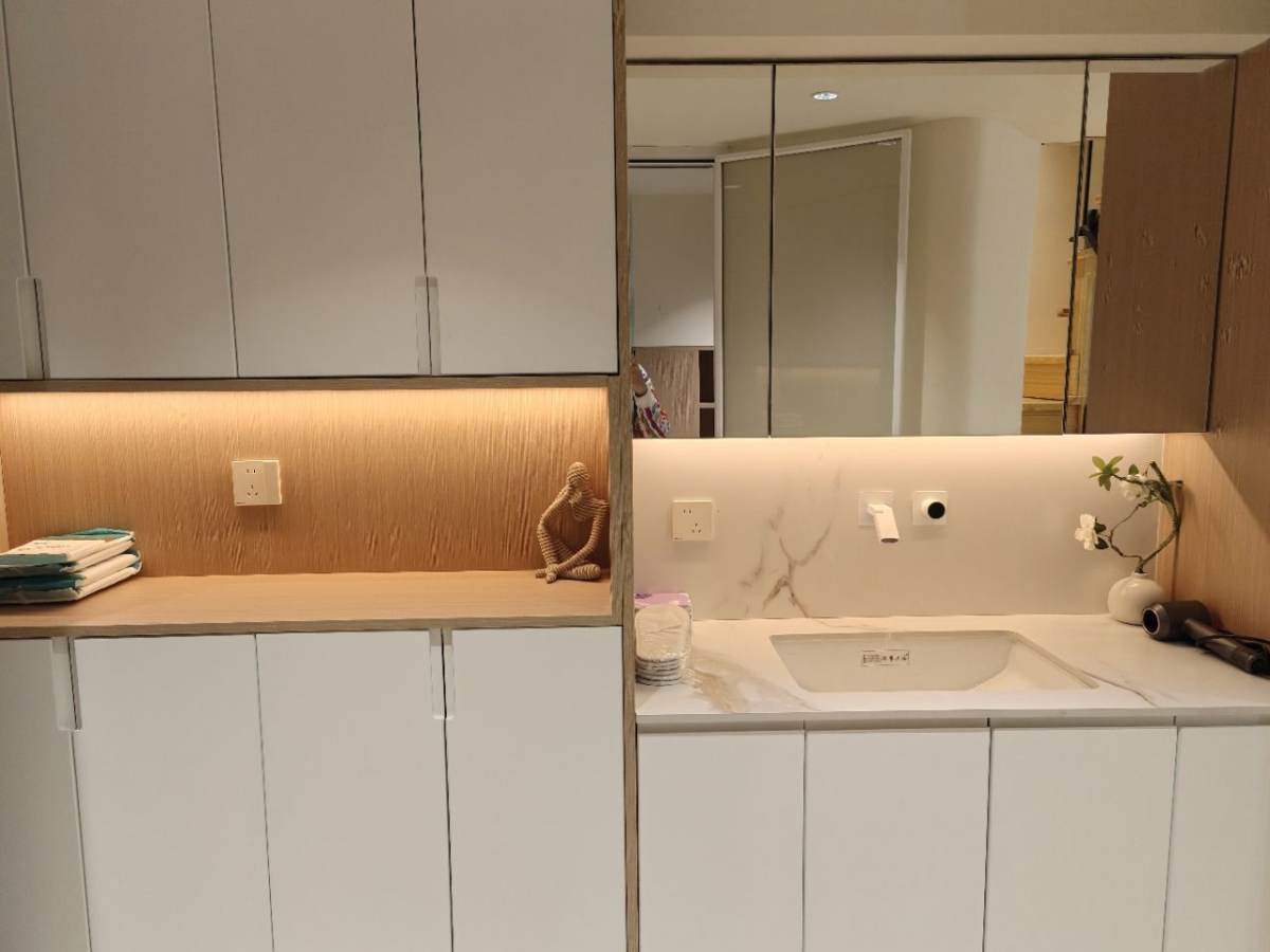 Housing image — Bathroom