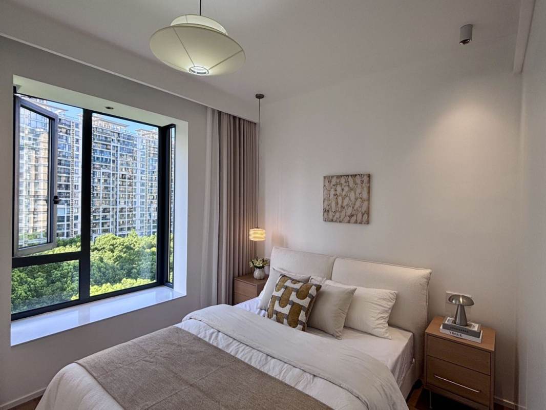Housing image — Bedroom