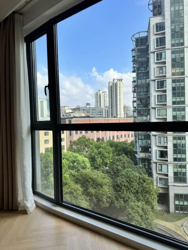 Housing image — Balcony
