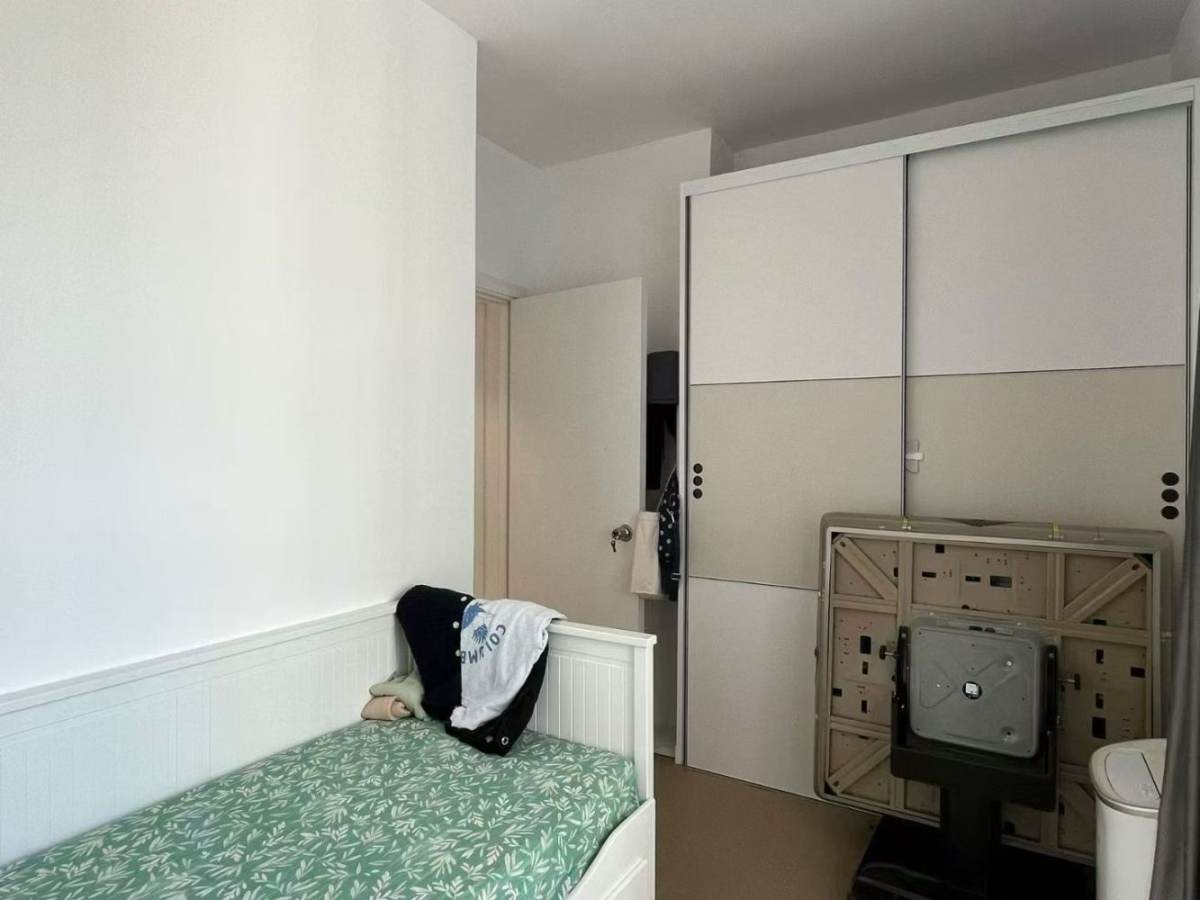 Housing image — Bedroom