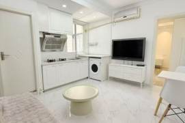 High-Floor 1BR Apartment near Zhongshan Park