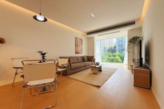 2BR Apartment in Xujiahui (L1/L9/L11)