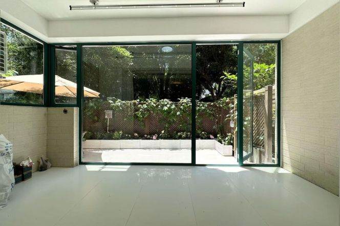 2BR Apartment in Gubei with Private Garden (L2)