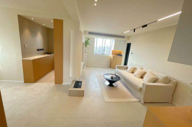 Spacious Bright Modern 2BR Apartment near Hongqiao Rd Metro