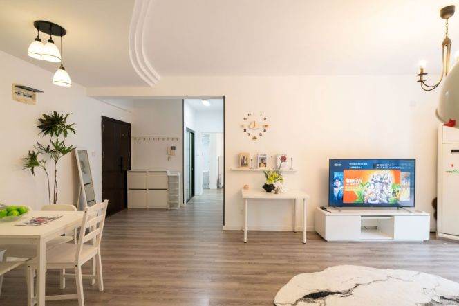 Spacious Bright Modern 2BR Apartment near Jing'an Temple (L7)