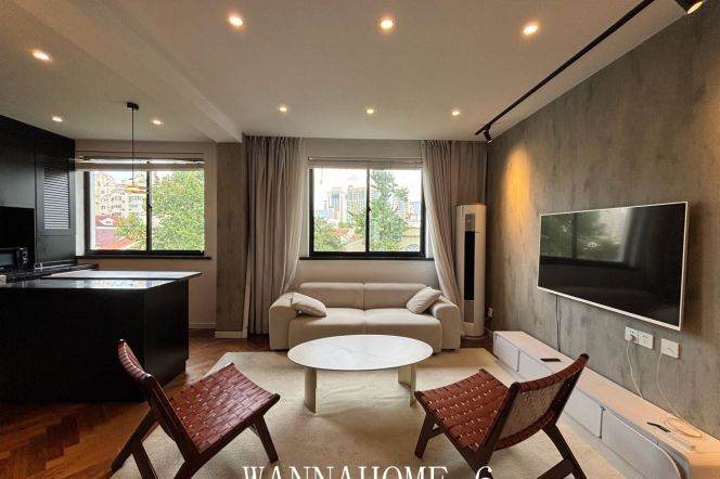Spacious Modern 2BR Apartment in Old Xuhui (L10/L11)