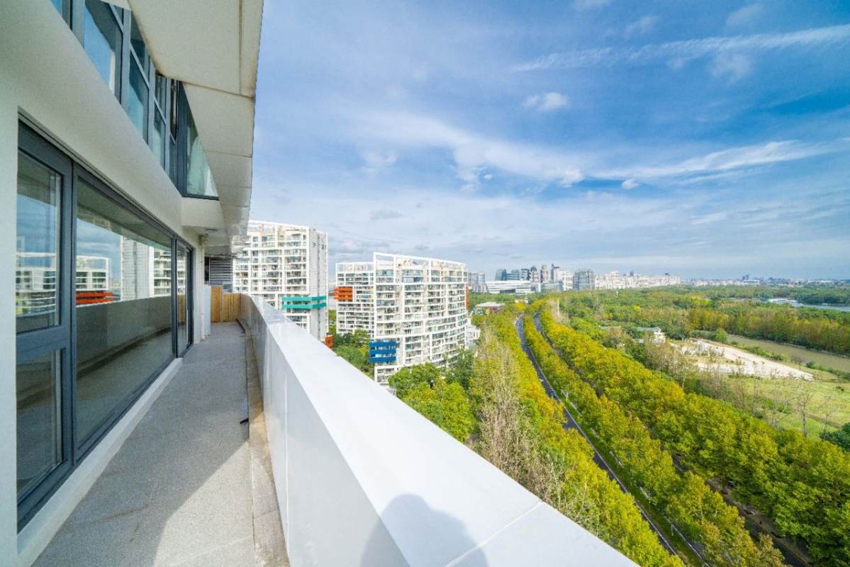 Housing image — Balcony