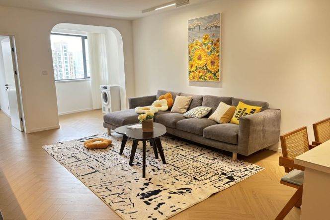 Spacious 2BR Apartment in Jing'an (L2/L12/L13)