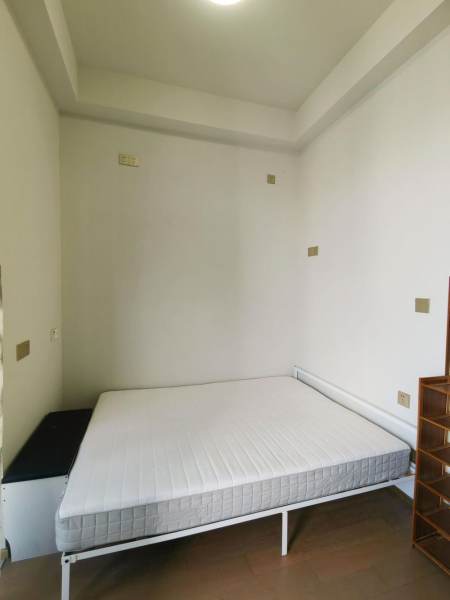 Housing image — Room