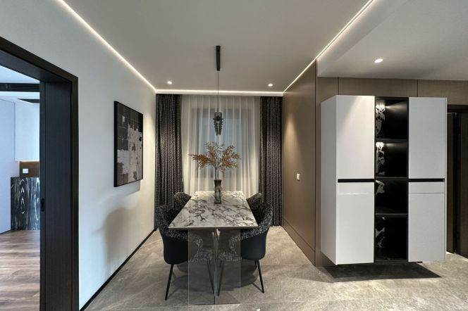 Modern Bright 2BR Apartment near Century Park