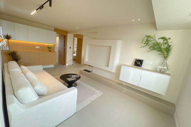 Spacious Bright Modern 2BR Apartment near Hongqiao Rd Metro