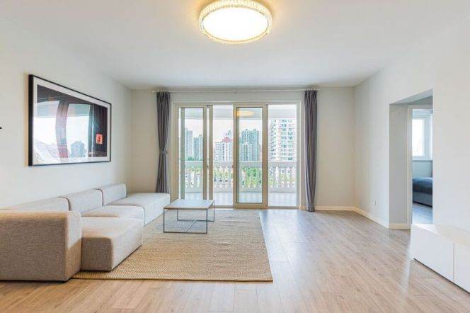 Spacious 3BR Apartment at Mingyuan Century City (L1/L10/L12)
