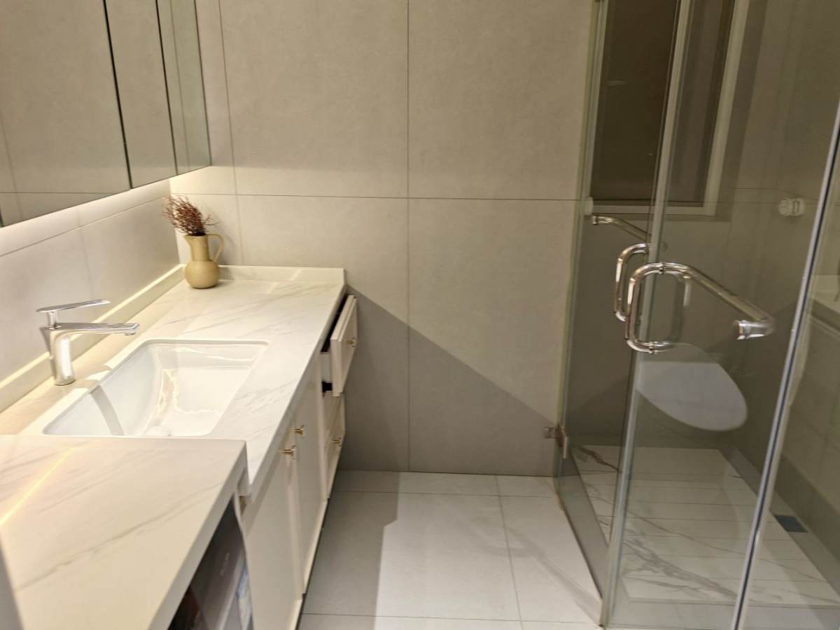 Housing image — Bathroom