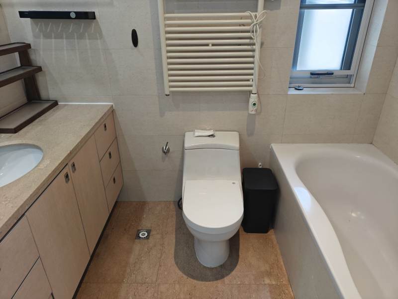 Housing image — Bathroom