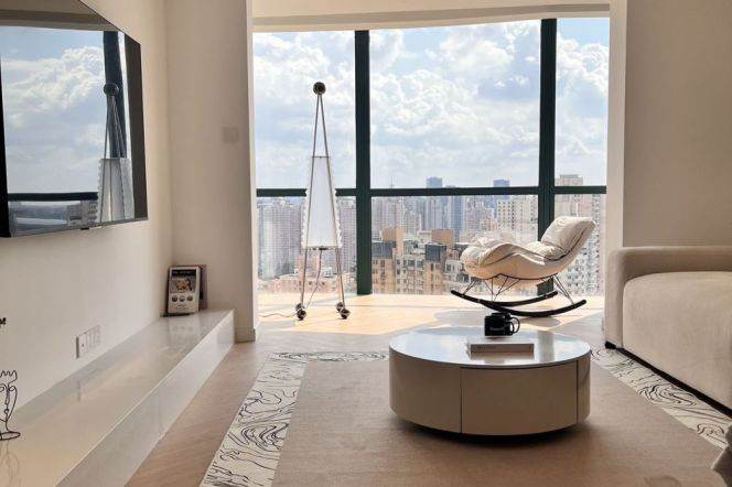 High-Floor 2BR Apartment near Lujiabang Rd Metro (L8/L9)