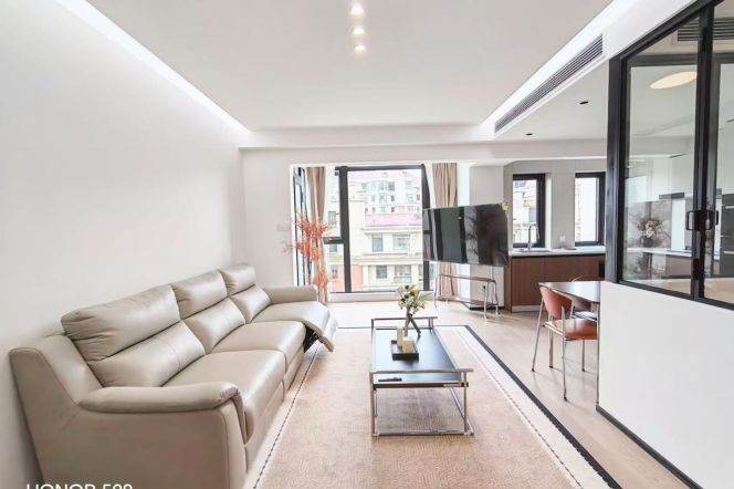 3BR Apartment in Gubei