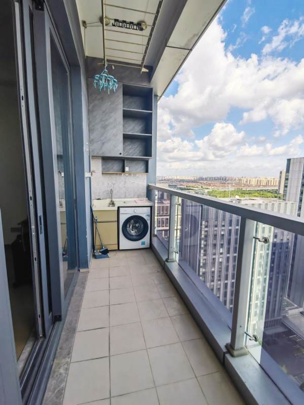 Housing image — Balcony