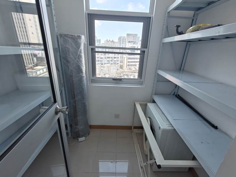 Housing image — Room