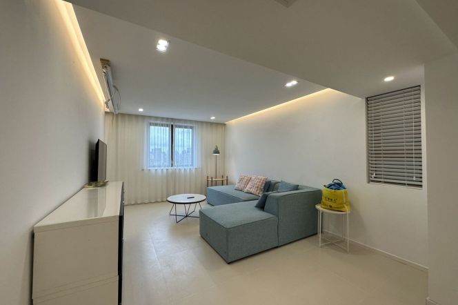 Spacious Open-Layout 3BR Apartment in Old Xuhui with Built-in Storage (L10/L11)