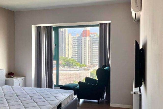 Bright 3BR Apartment near IAPM with Floor-to-Ceiling Windows
