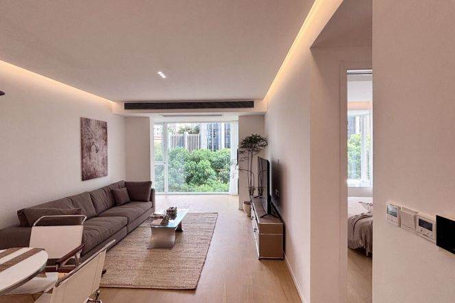 Modern Bright 2BR Apartment in Xujiahui (L1/L9/L11)