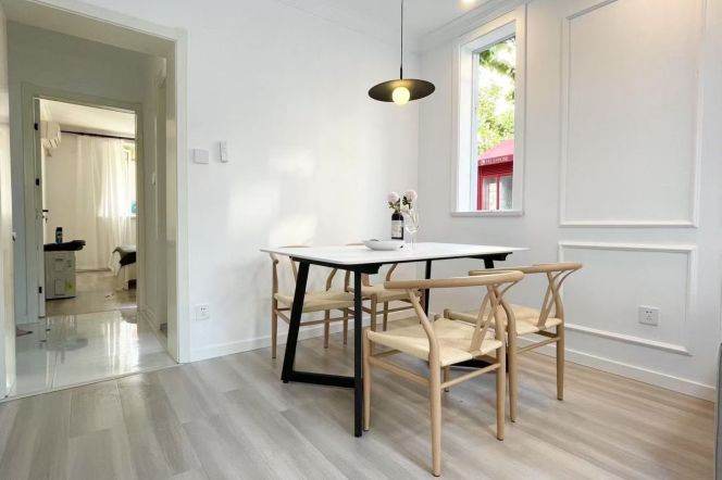 1BR Apartment near Hongqiao Rd Metro with Terrace (L3/L4/L10)