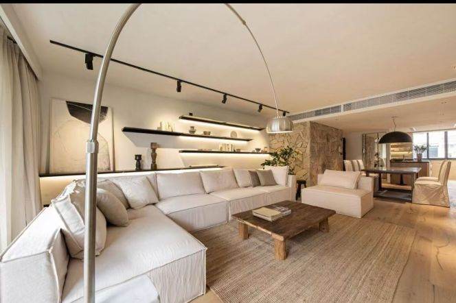 Spacious Modern Bright 2BR Apartment in Old Xuhui (L1/L7/L9)