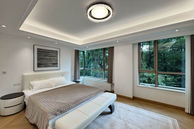 Modern 4BR Apartment near Century Park with Green View