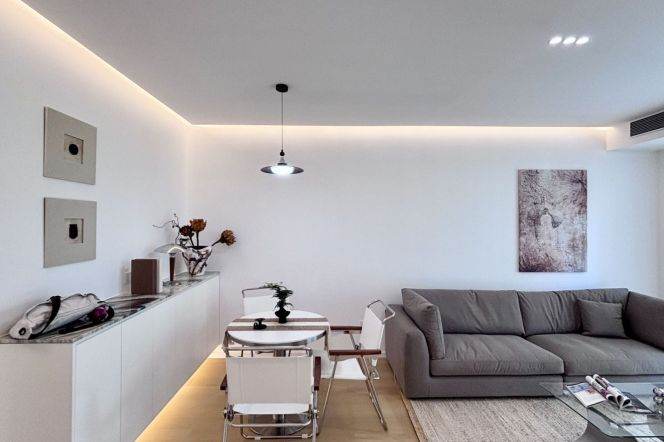 Modern Bright 2BR Apartment in Xujiahui (L1/L9/L11)