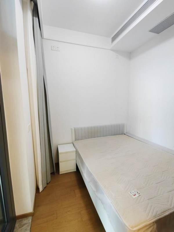 Housing image — Room