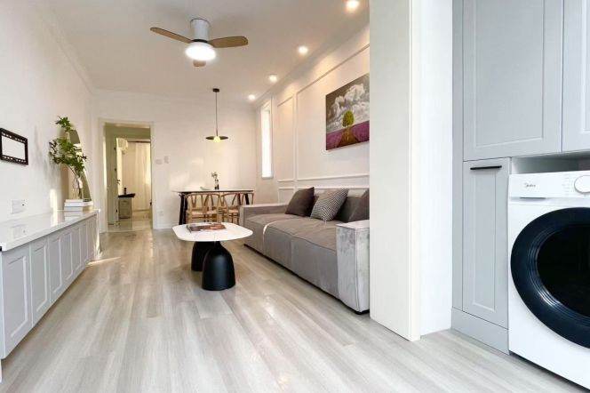 1BR Apartment near Hongqiao Rd Metro with Terrace (L3/L4/L10)