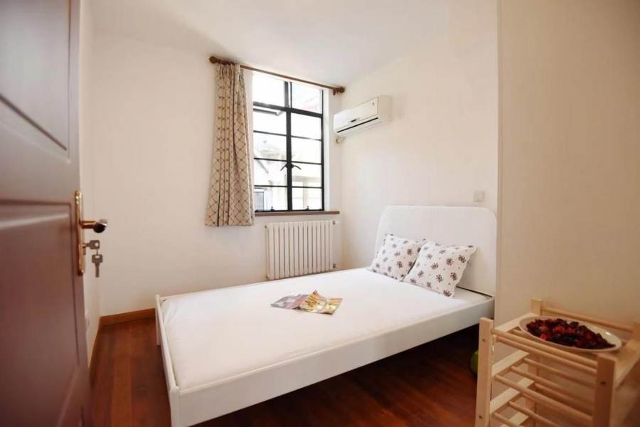 Housing image — Bedroom